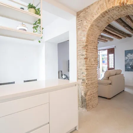 Halo - Charming Modern Townhouse Close To The