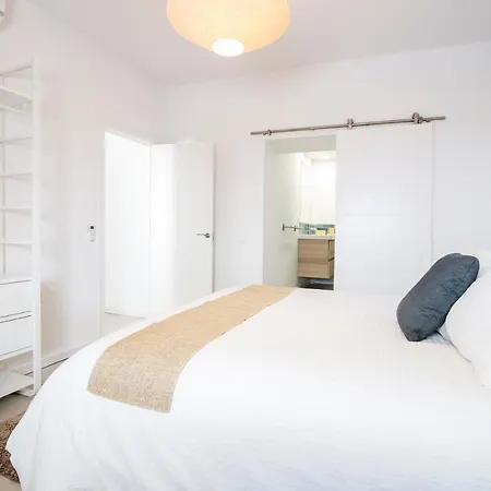 公寓 Halo - Charming Modern Townhouse Close To The *