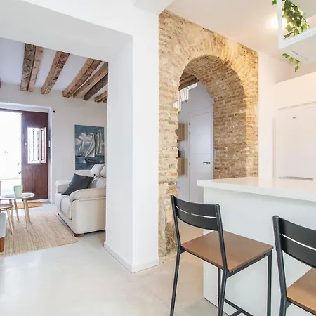 Halo - Charming Modern Townhouse Close To The 埃斯特波纳