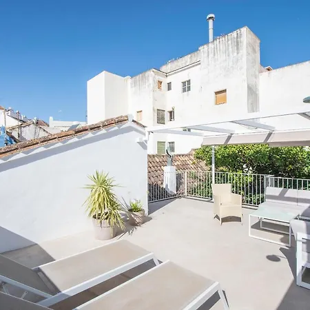Halo - Charming Modern Townhouse Close To The