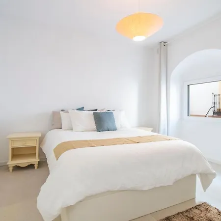 公寓 Halo - Charming Modern Townhouse Close To The