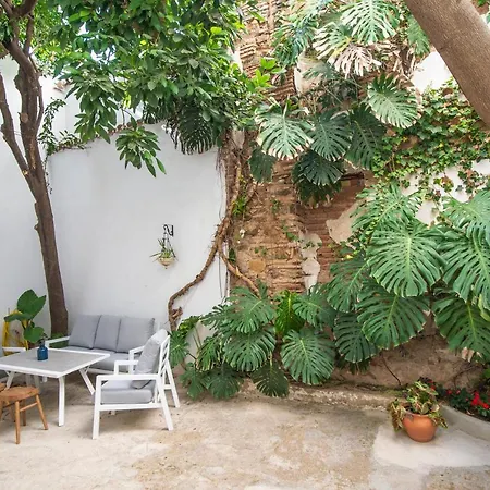 Halo - Charming Modern Townhouse Close To The *